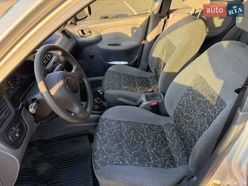 Седан Daewoo Sens 2004 в Марганце