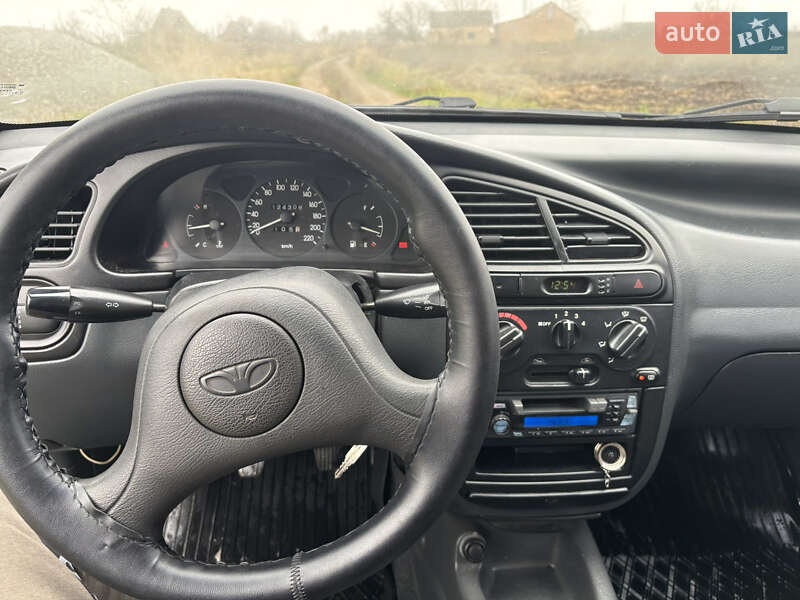 Седан Daewoo Sens 2003 в Сквире