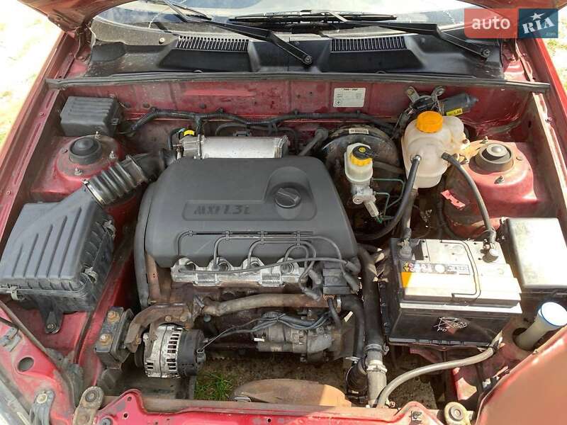 Седан Daewoo Sens 2006 в Макарові