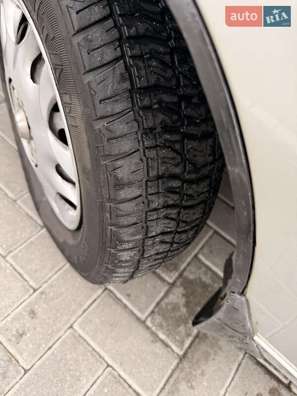 Седан Daewoo Sens 2004 в Днепре