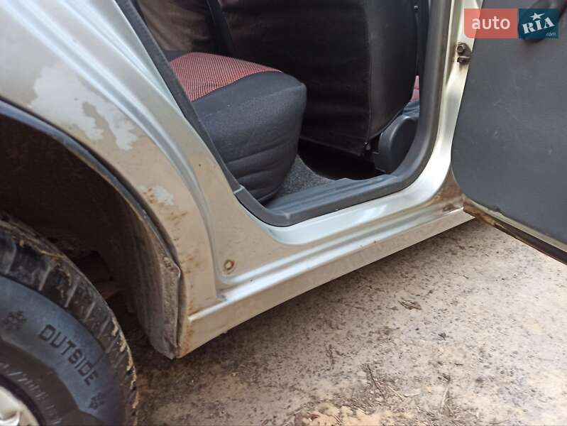 Седан Daewoo Sens 2005 в Чернигове