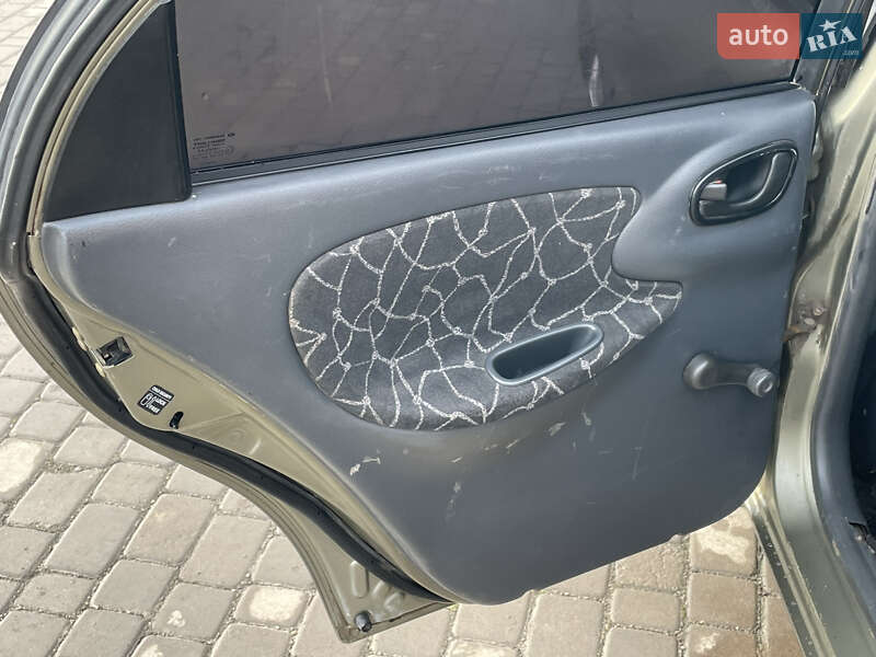 Седан Daewoo Sens 2003 в Теофиполе