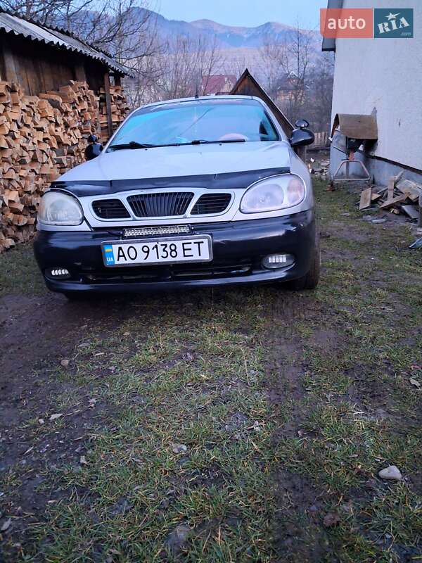 Седан Daewoo Sens 2004 в Синевире