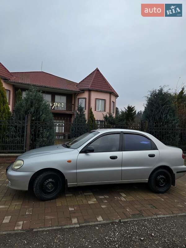 Седан Daewoo Sens 2005 в Иршаве