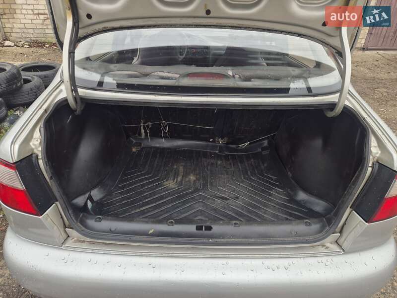 Седан Daewoo Sens 2004 в Днепре