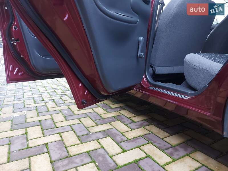 Седан Daewoo Sens 2009 в Запоріжжі