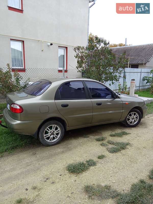 Седан Daewoo Sens 2004 в Кременце
