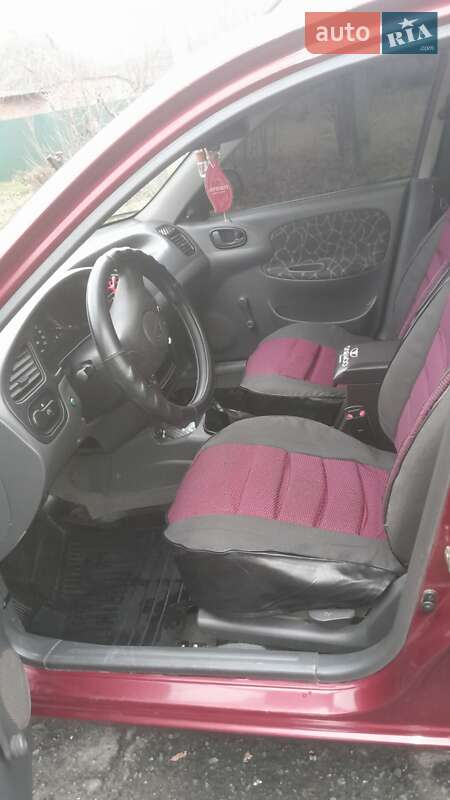 Седан Daewoo Sens 2002 в Гадяче