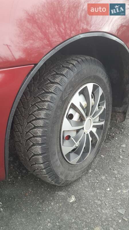 Седан Daewoo Sens 2002 в Гадяче