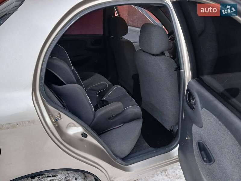 Седан Daewoo Sens 2004 в Ивано-Франковске