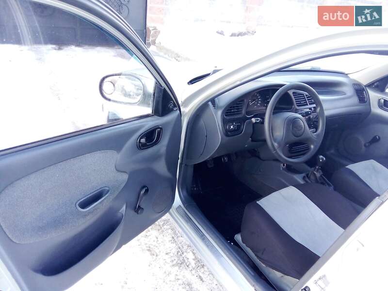 Седан Daewoo Sens 2005 в Вараше