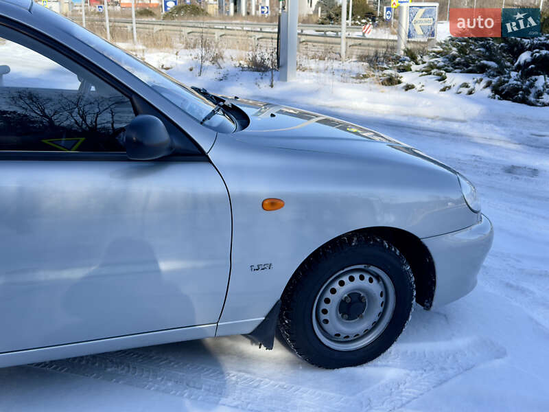 Седан Daewoo Sens 2004 в Могилев-Подольске