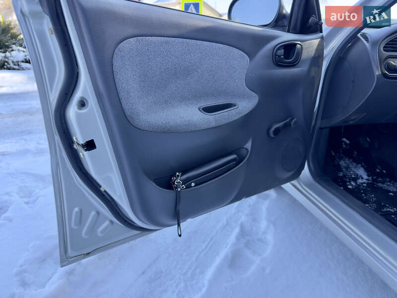 Седан Daewoo Sens 2004 в Могилев-Подольске