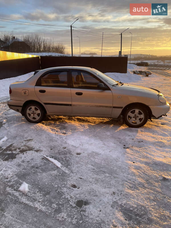 Седан Daewoo Sens 2004 в Ходореві