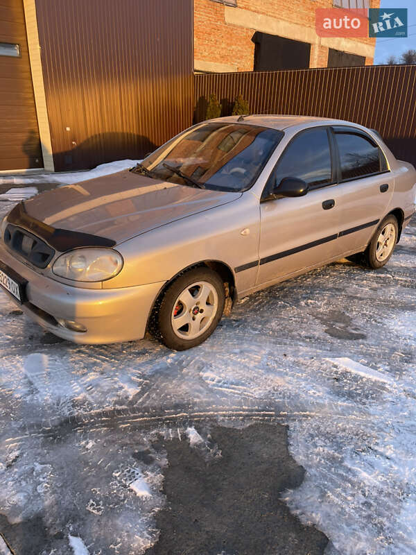 Седан Daewoo Sens 2004 в Ходореві