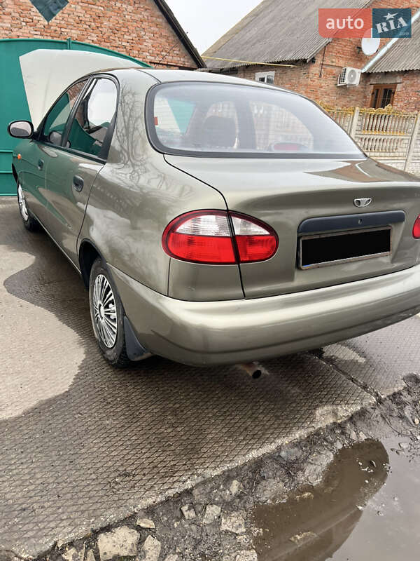 Седан Daewoo Sens 2003 в Умані