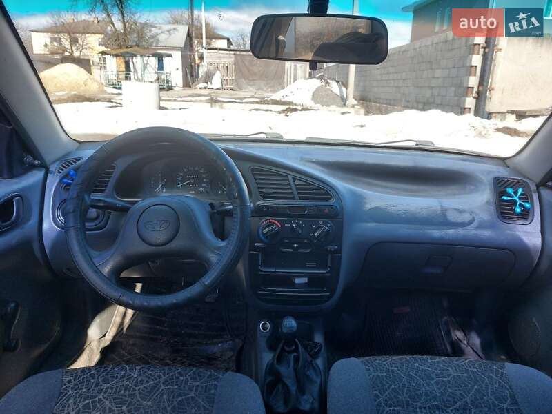 Седан Daewoo Sens 2004 в Дубровице
