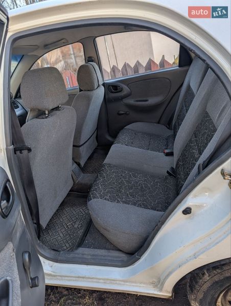 Седан Daewoo Sens 2004 в Киеве