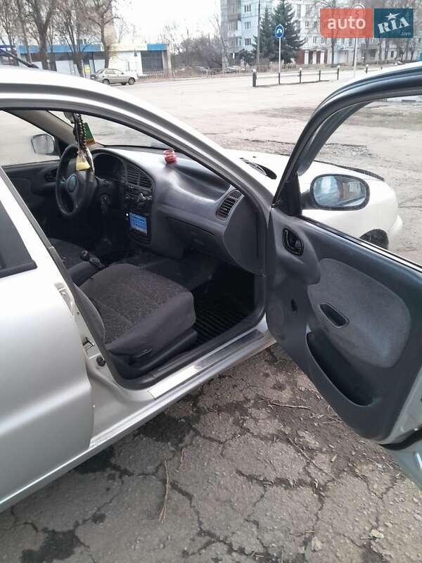 Седан Daewoo Sens 2005 в Дніпрі