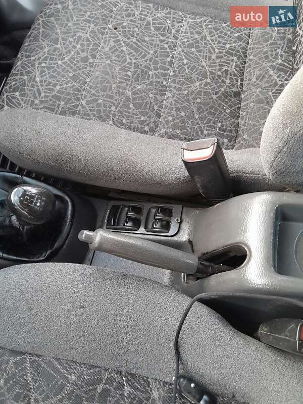 Седан Daewoo Sens 2005 в Дніпрі