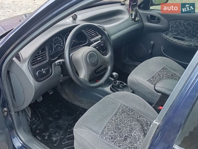 Седан Daewoo Sens 2004 в Днепре