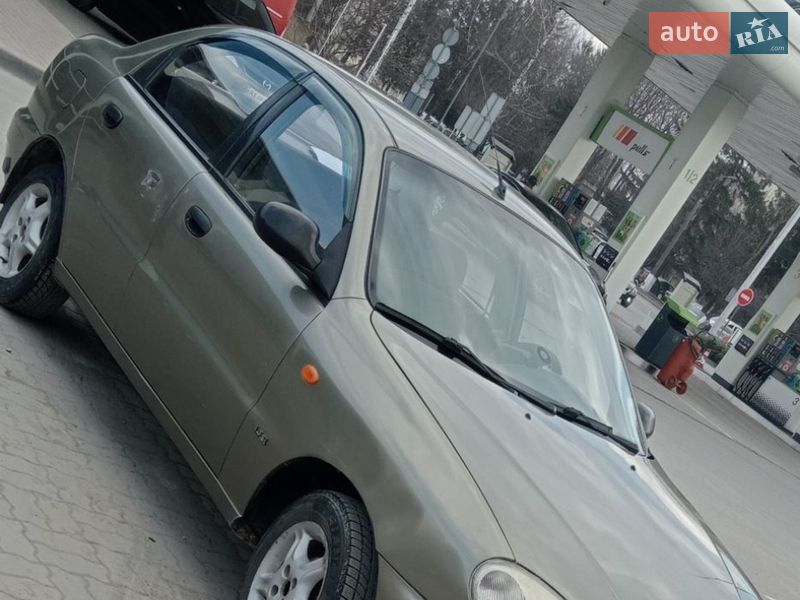 Седан Daewoo Sens 2004 в Подволочиске