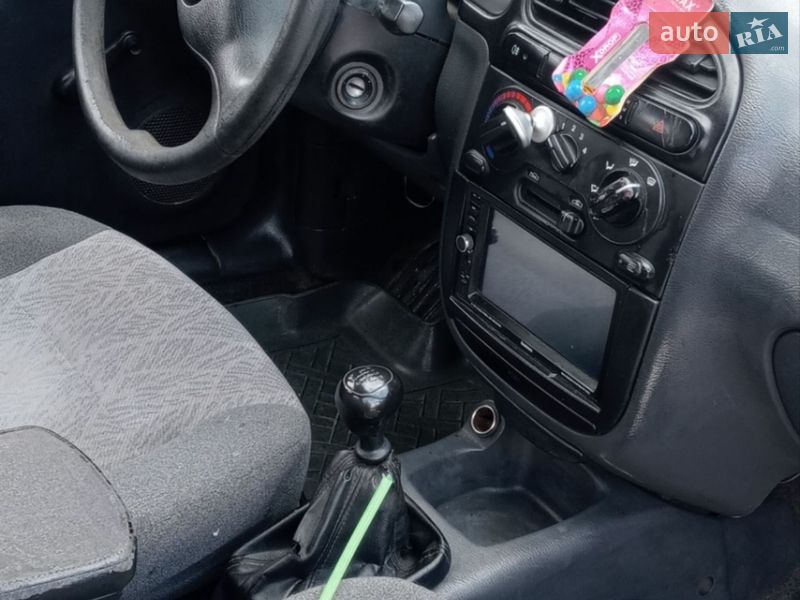 Седан Daewoo Sens 2004 в Подволочиске