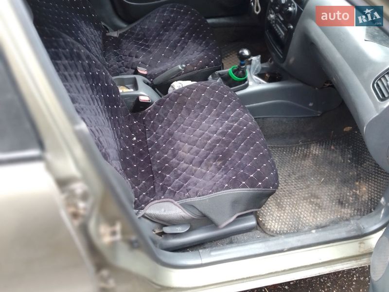 Седан Daewoo Sens 2003 в Черноморске