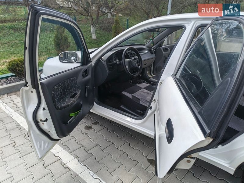 Седан Daewoo Sens 2003 в Старому Самборі