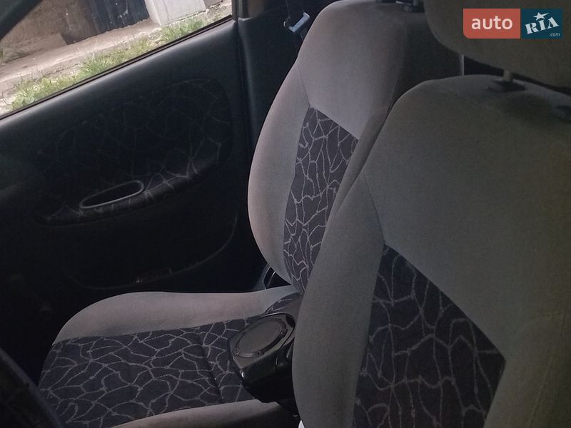 Седан Daewoo Sens 2004 в Хусті