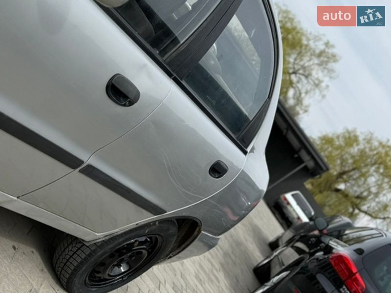 Седан Daewoo Sens 2003 в Дрогобичі