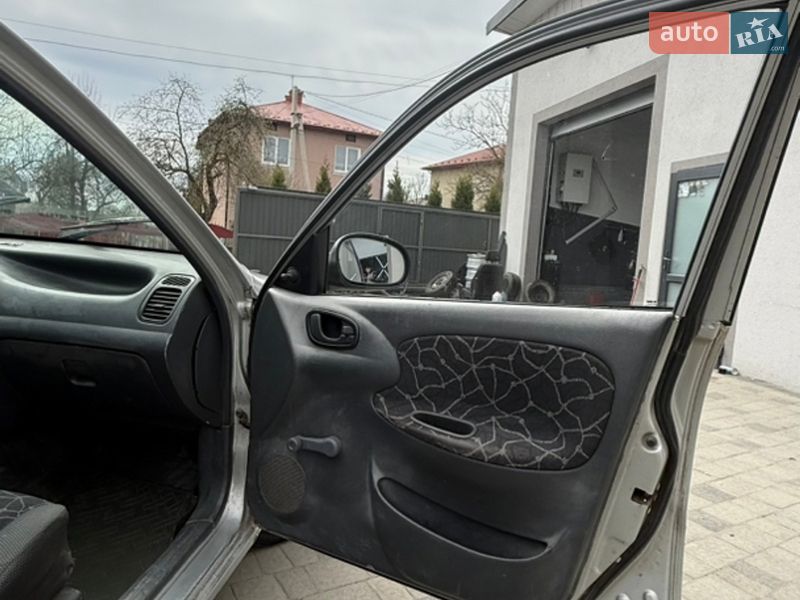 Седан Daewoo Sens 2003 в Дрогобичі