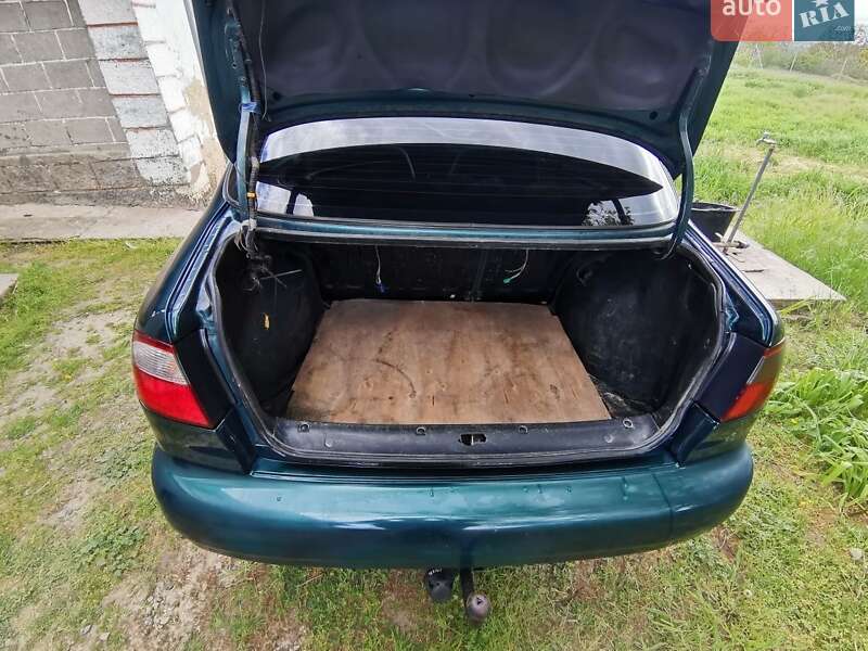 Седан Daewoo Sens 2003 в Измаиле
