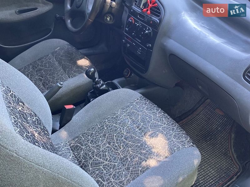 Седан Daewoo Sens 2005 в Косове