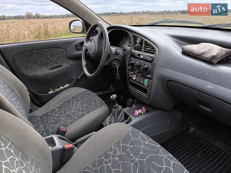 Седан Daewoo Sens 2003 в Смеле