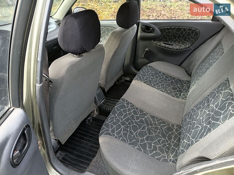 Седан Daewoo Sens 2003 в Смеле