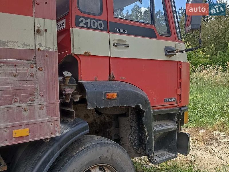 Грузовой фургон DAF 2100 1988 в Львове