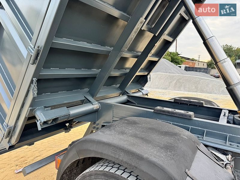 Самосвал DAF 85 2011 в Ровно