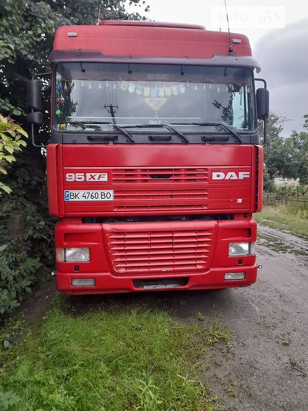 Тягач DAF 95 2001 в Рівному