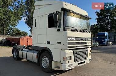 Тягач DAF 95 2001 в Дніпрі