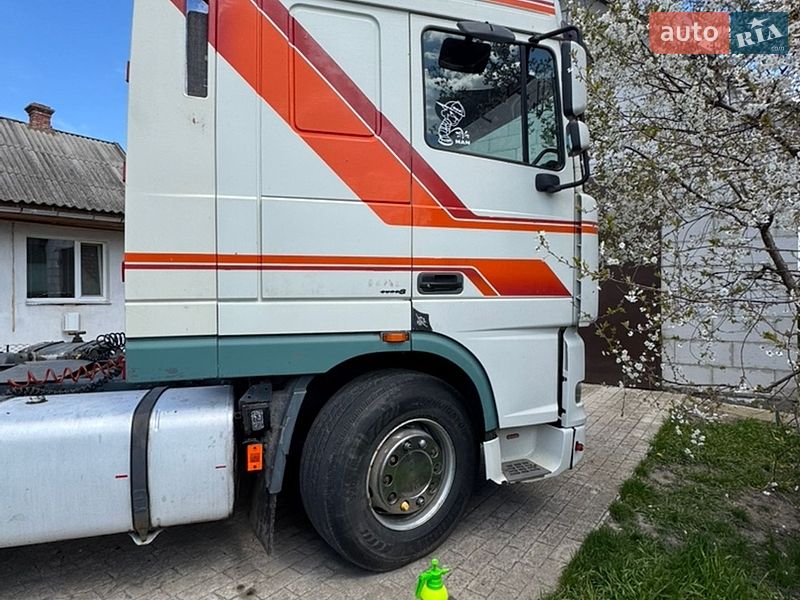 Тягач DAF 95 2000 в Миргороде