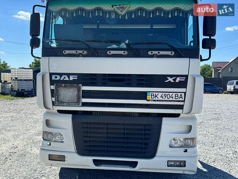 Тягач DAF 95 2006 в Ровно