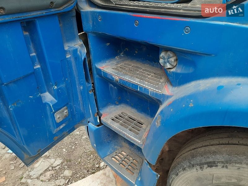 Тягач DAF 95 2003 в Дніпрі