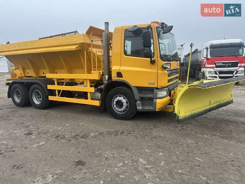 Снігоприбиральна машина DAF CF 75 2010 в Великій Багачці