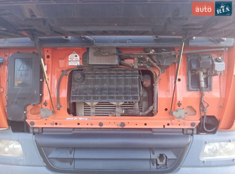 Вантажний фургон DAF CF 75 2003 в Болграді