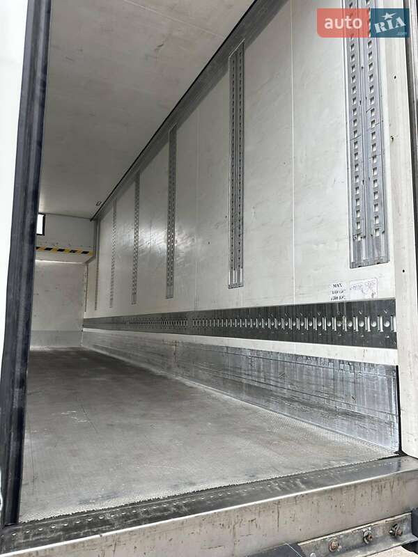Контейнеровоз DAF CF 75 2008 в Черкасах