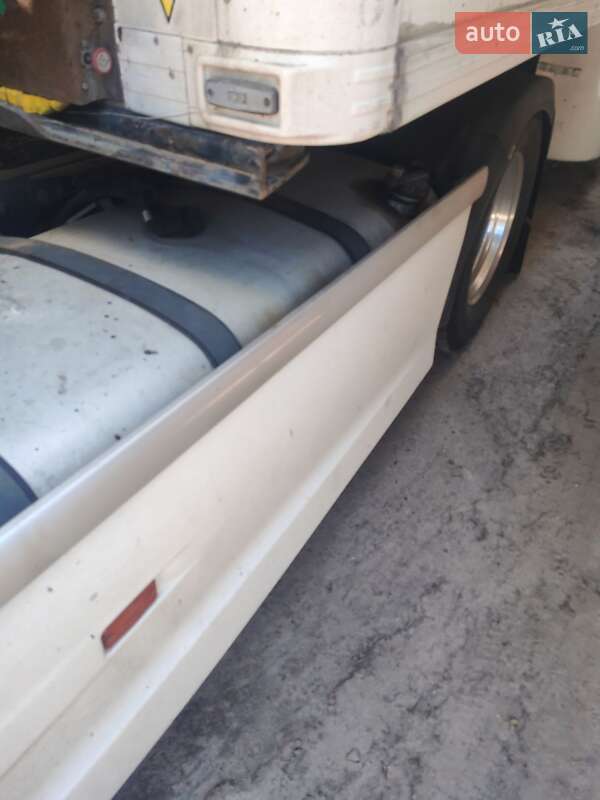 Тягач DAF CF 85 2012 в Чернигове