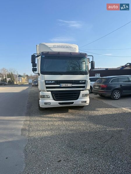 Грузовой фургон DAF CF 85 2004 в Тячеве