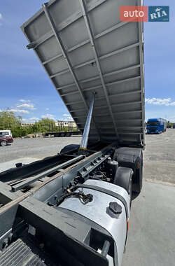 Самосвал DAF CF 2011 в 
