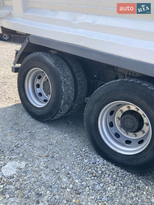 Самосвал DAF CF 2003 в Черновцах